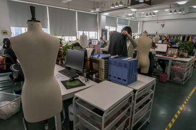 網(wǎng)紅電商如涵轉(zhuǎn)型 經(jīng)紀(jì)業(yè)務(wù)能否有效控制成本？